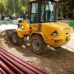 Octobre 2010 sur le bou­le­vard Mortier à Paris. Machines au repos pen­dant la construc­tion du tram­way T3.